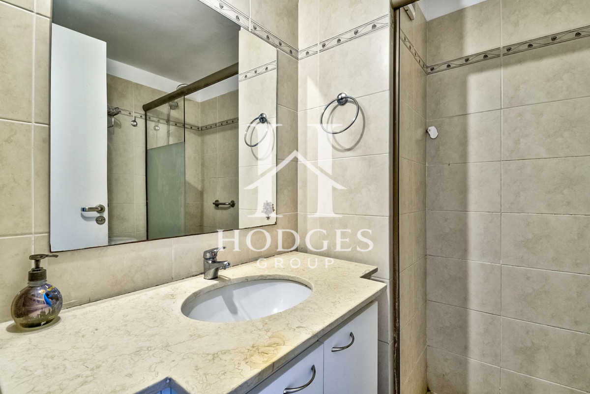 Apartamento ID.131 - Venta Apartamento en Punta del Este con 3 dormitorios y vista parcial a la playa.