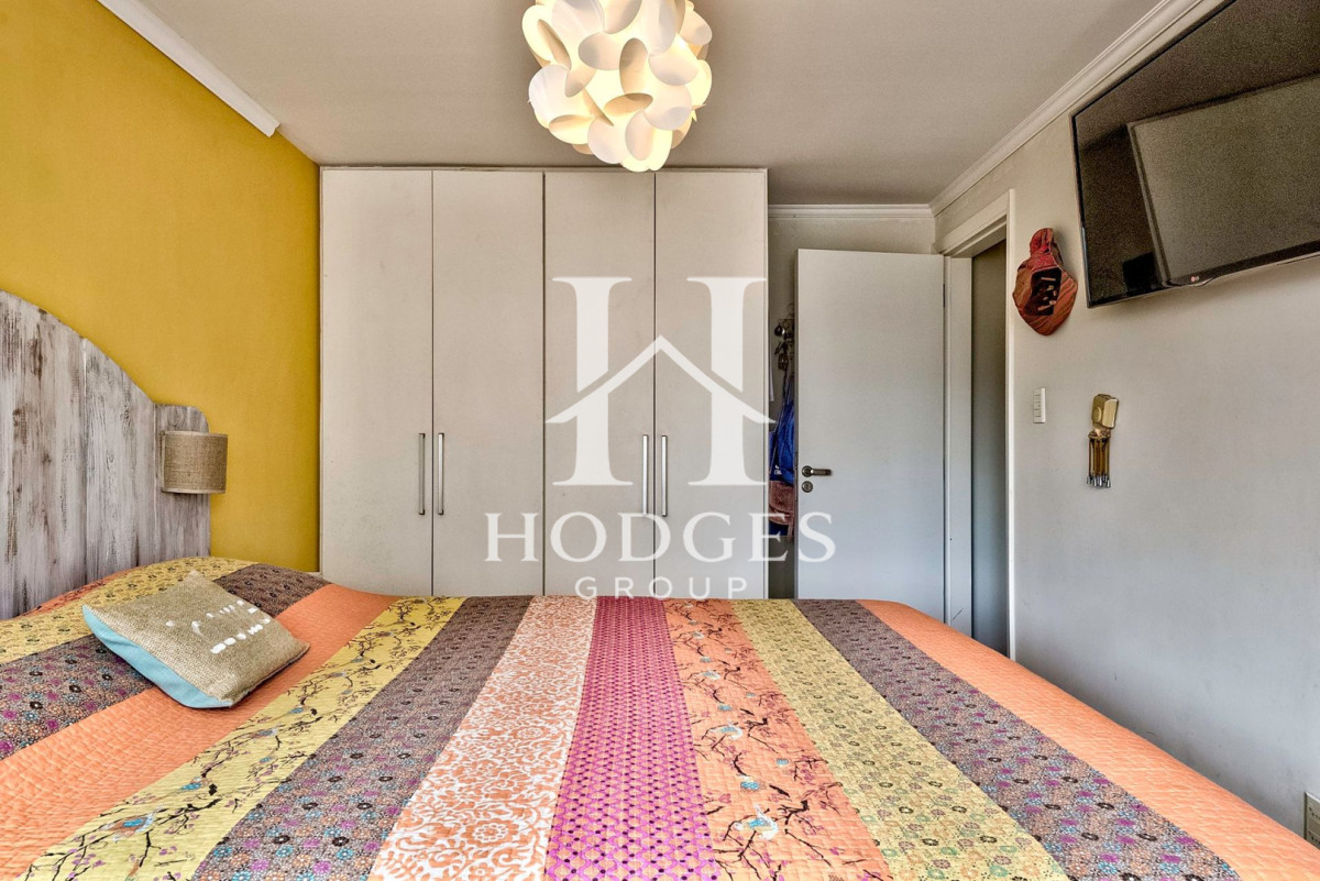 Apartamento ID.131 - Venta Apartamento en Punta del Este con 3 dormitorios y vista parcial a la playa.
