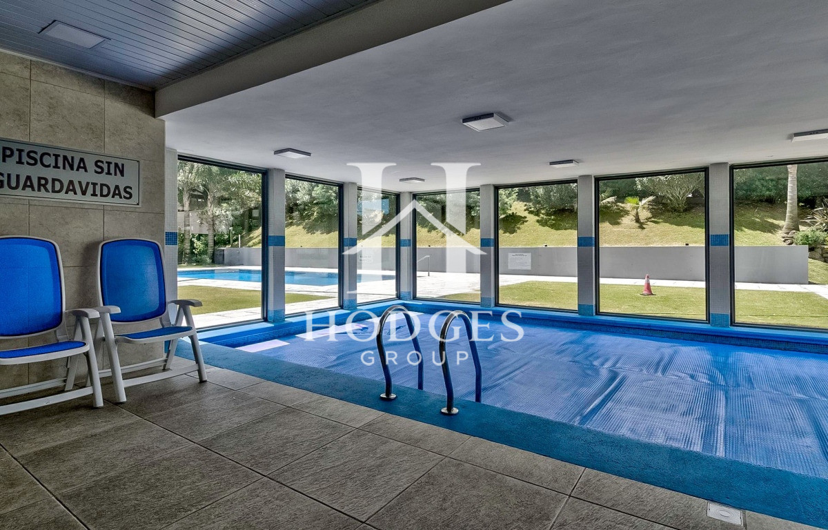 Apartamento ID.131 - Venta Apartamento en Punta del Este con 3 dormitorios y vista parcial a la playa.