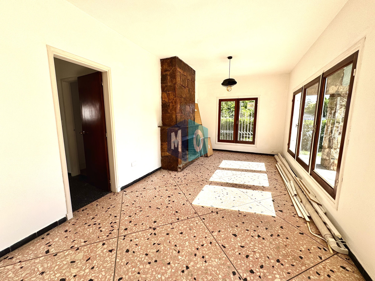 Casa ID.1136 - Venta Casa de 2 dormitorios cerca de playa mansa y servicios. 