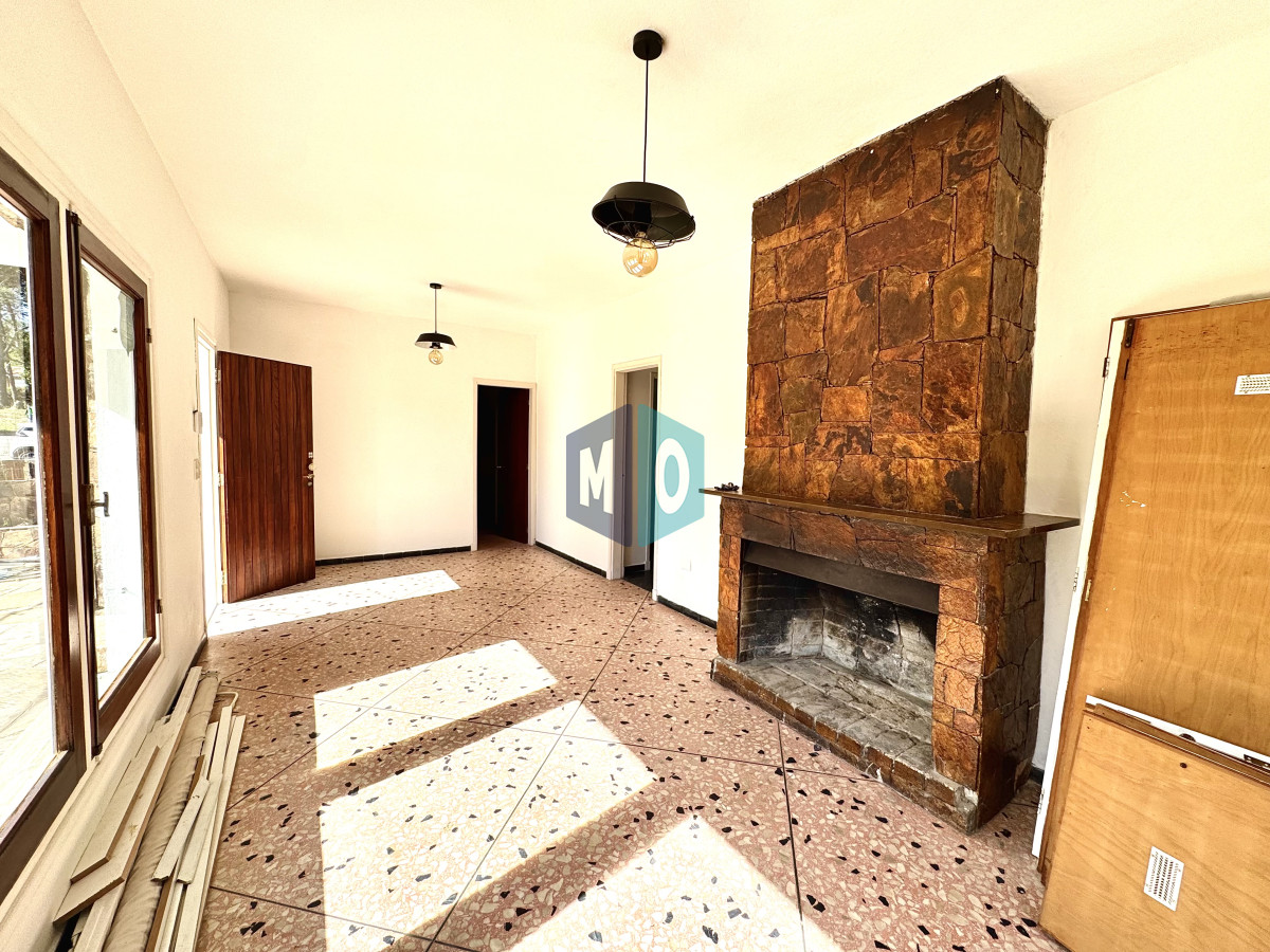 Casa ID.1136 - Venta Casa de 2 dormitorios cerca de playa mansa y servicios. 