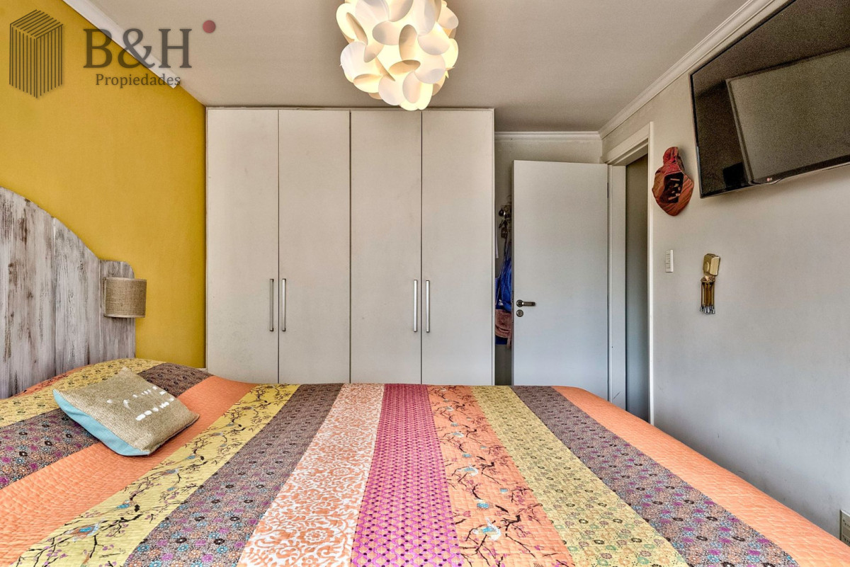 Apartamento ID.6756 - Venta Apartamento en Punta del Este con 3 dormitorios y vista parcial a la playa.