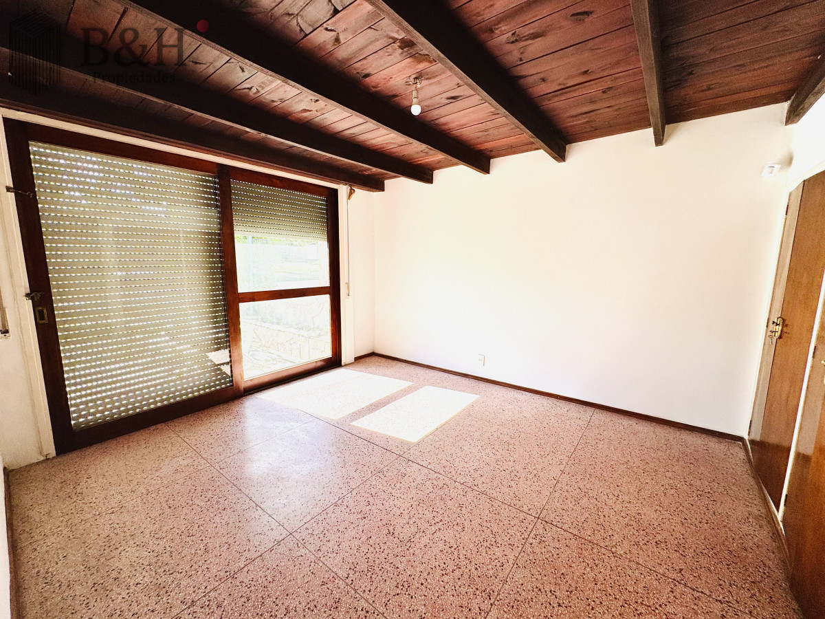 Casa ID.6790 - Venta Casa de 2 dormitorios cerca de playa mansa y servicios. 