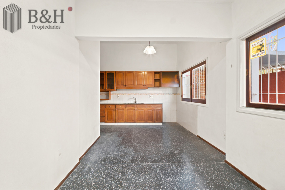 Casa ID.6790 - Venta Casa de 2 dormitorios cerca de playa mansa y servicios. 