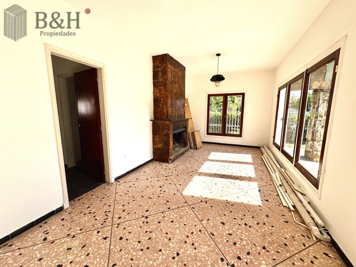 Casa ID.6790 - Venta Casa de 2 dormitorios cerca de playa mansa y servicios. 