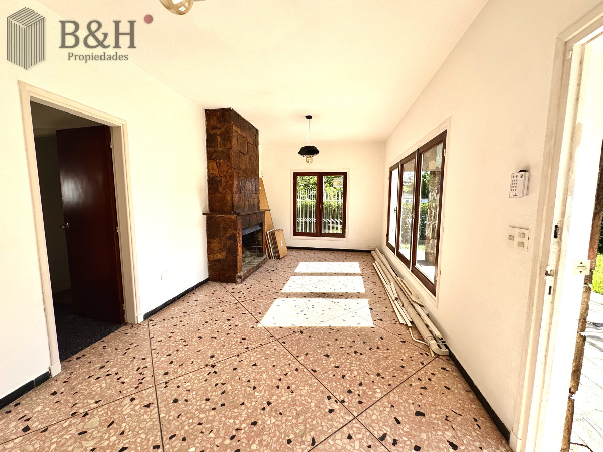 Casa ID.6790 - Venta Casa de 2 dormitorios cerca de playa mansa y servicios. 