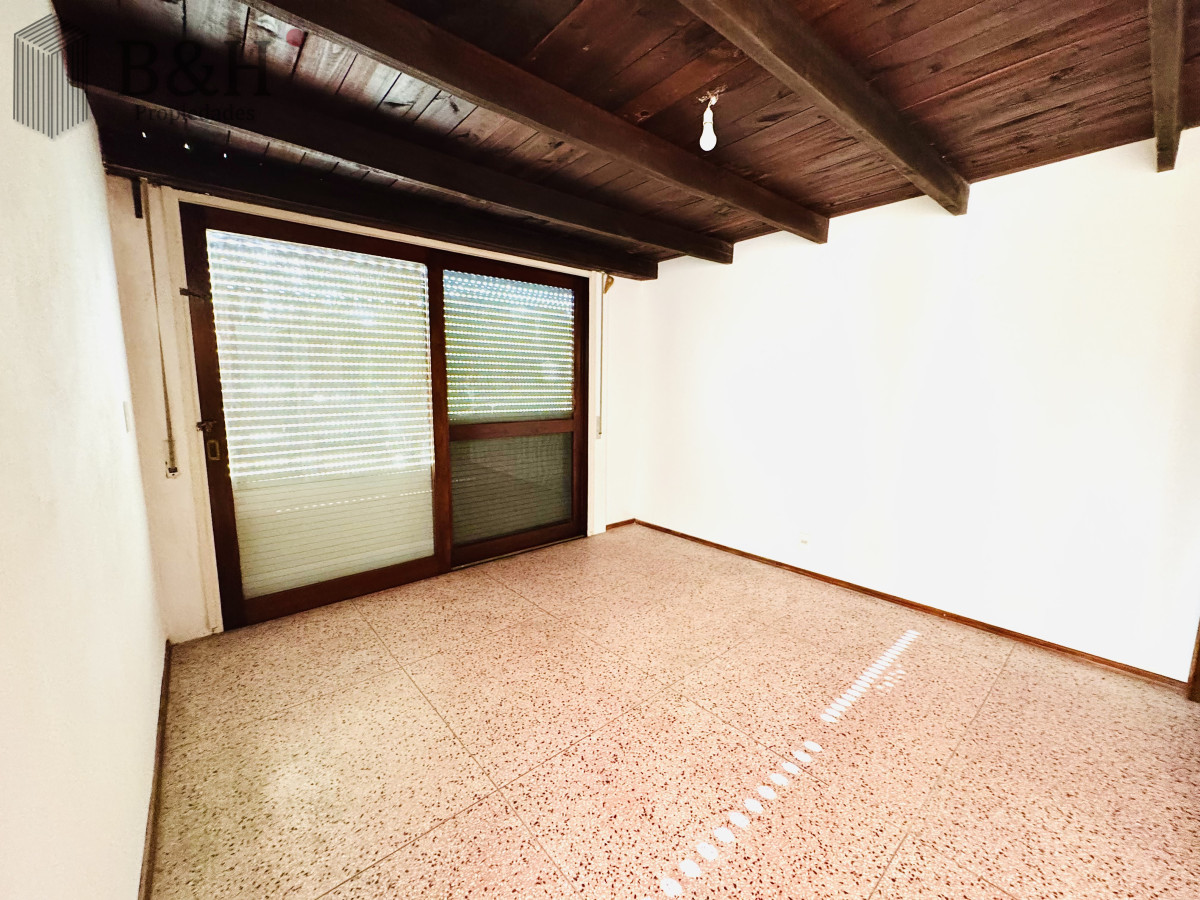 Casa ID.6790 - Venta Casa de 2 dormitorios cerca de playa mansa y servicios. 