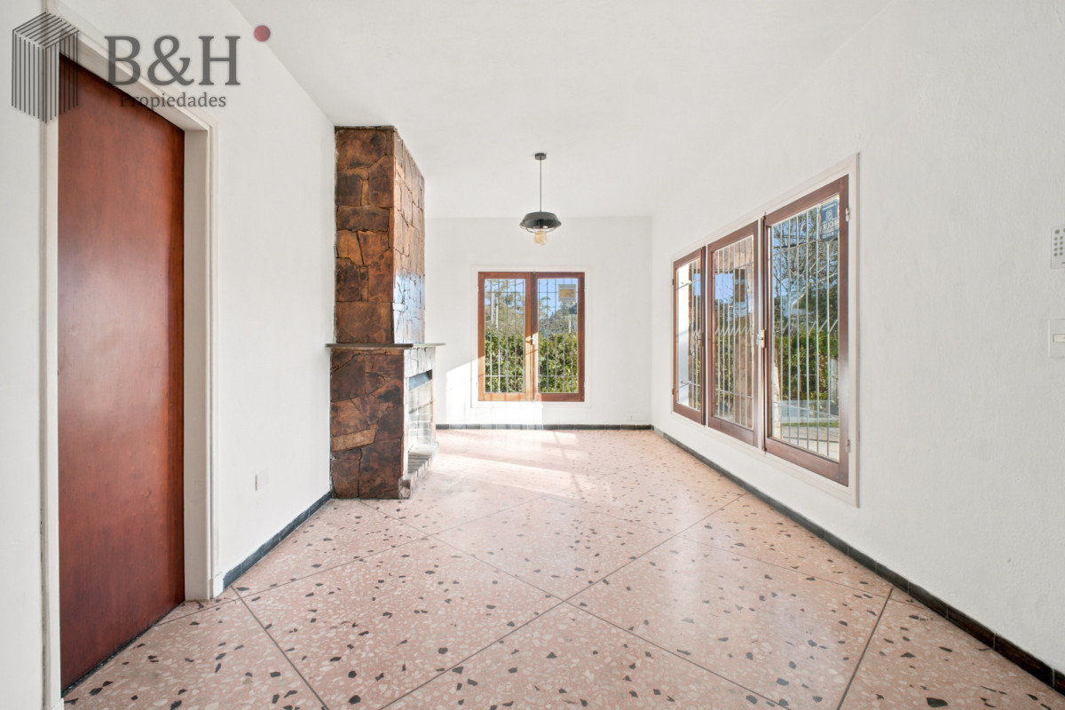 Casa ID.6790 - Venta Casa de 2 dormitorios cerca de playa mansa y servicios. 