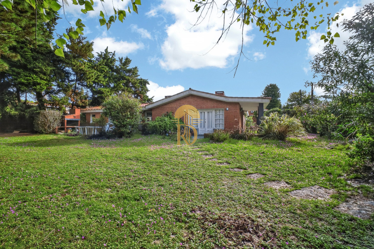 Casa en venta zona residencial de colegios Cantegril Punta del Este -id-778-17