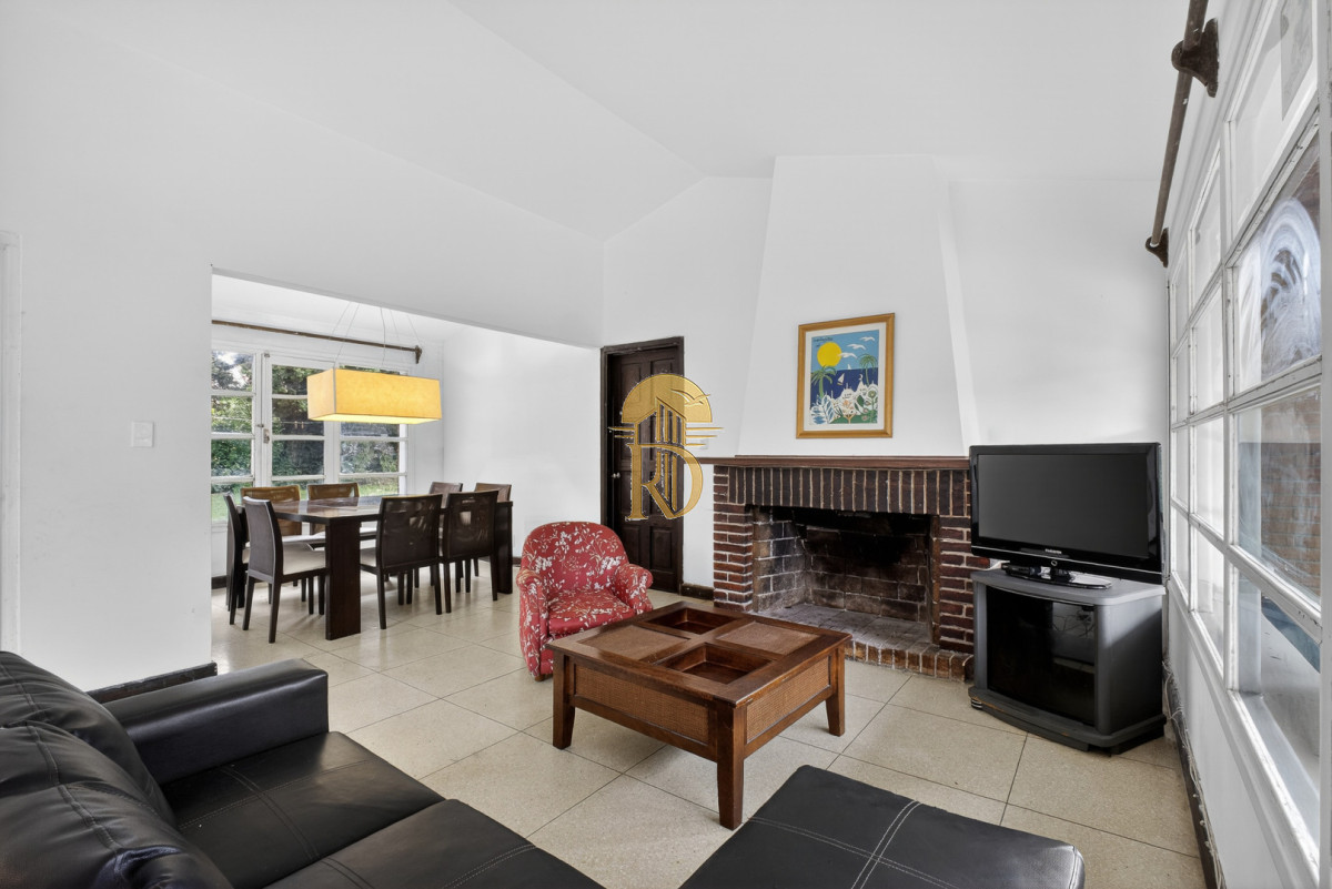 Casa en venta zona residencial de colegios Cantegril Punta del Este -id-778-3