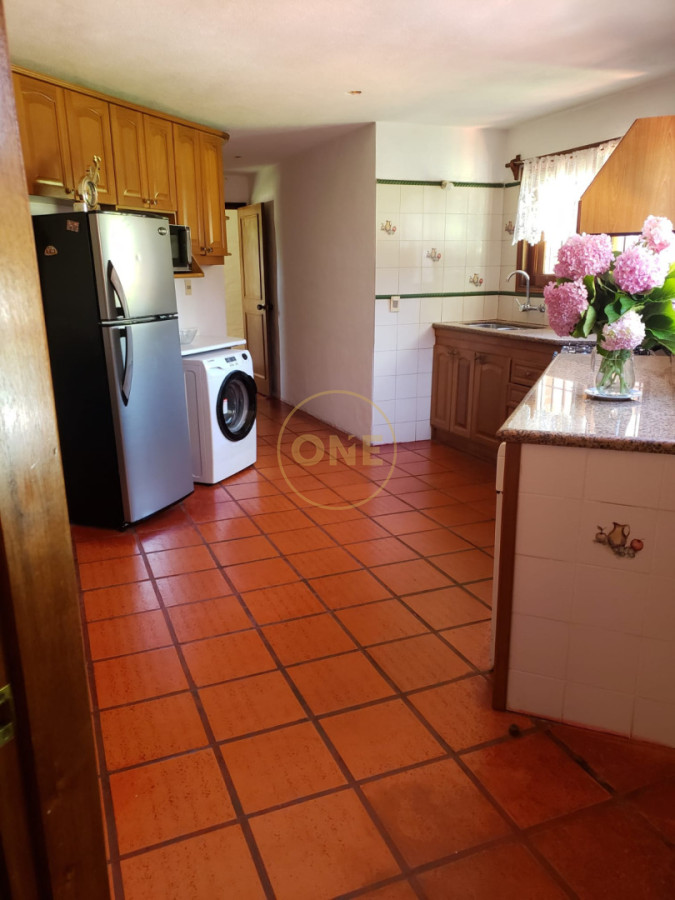 Casa ID.2407 - VENTA DE CASA DE 3 DORMITORIOS, PISCINA, EN MARLY, PUNTA DEL ESTE