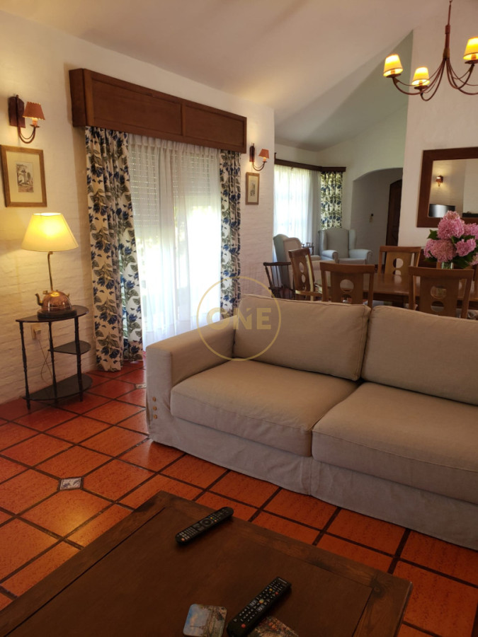 Casa ID.2407 - VENTA DE CASA DE 3 DORMITORIOS, PISCINA, EN MARLY, PUNTA DEL ESTE