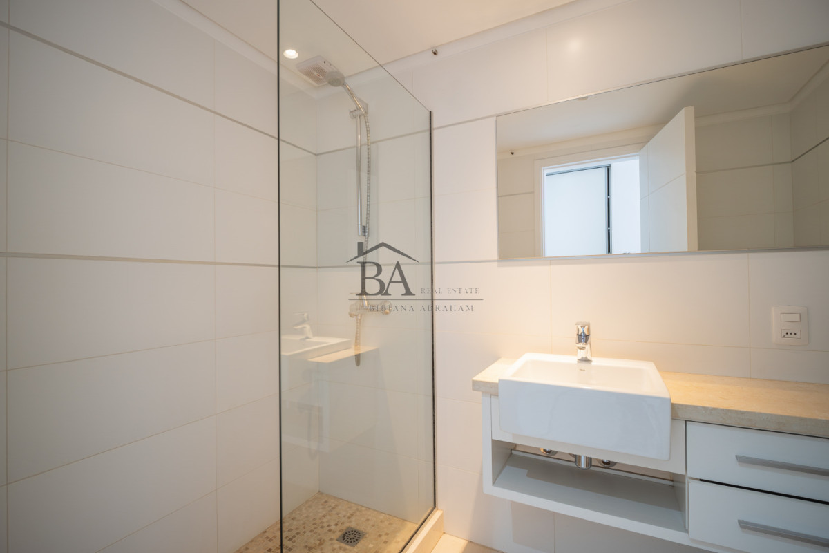 Apartamento ID.25 - Venta Apartamento Penthouse 4 dormitorios, Frente al mar