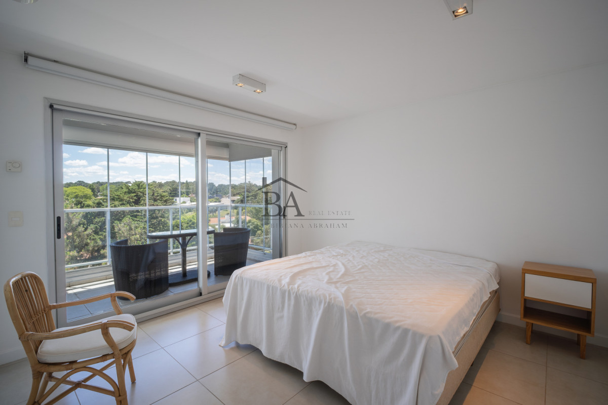 Apartamento ID.25 - Venta Apartamento Penthouse 4 dormitorios, Frente al mar