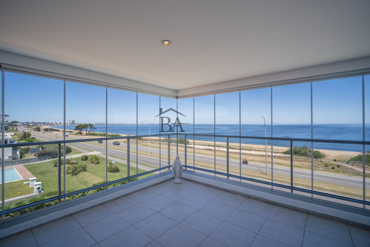 Apartamento ID.25 - Venta Apartamento Penthouse 4 dormitorios, Frente al mar