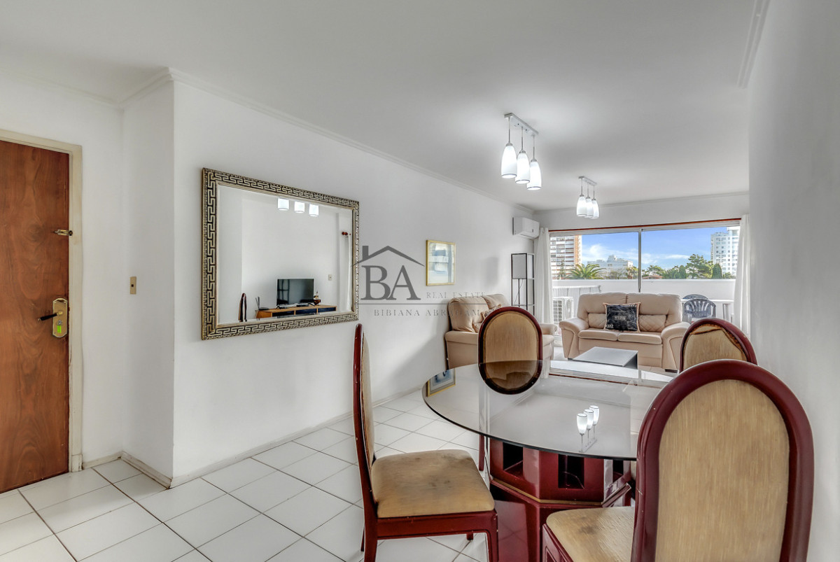 Apartamento ID.22 - Venta apartamento 3 dormitorios, a pasos de Playa Brava. Terraza amplia