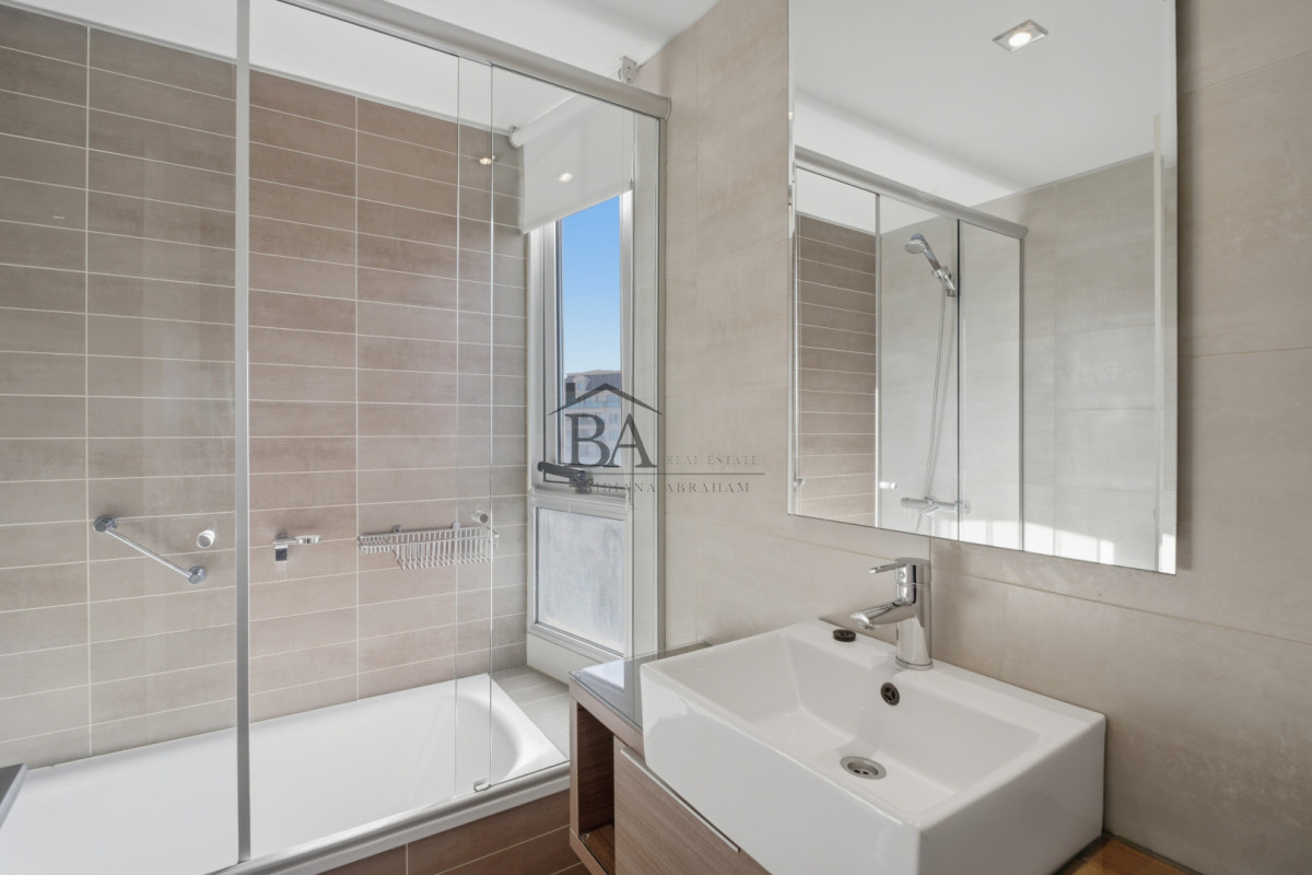 Apartamento ID.21 - Venta Apartamento de 3 dormitorios con vista al mar.
