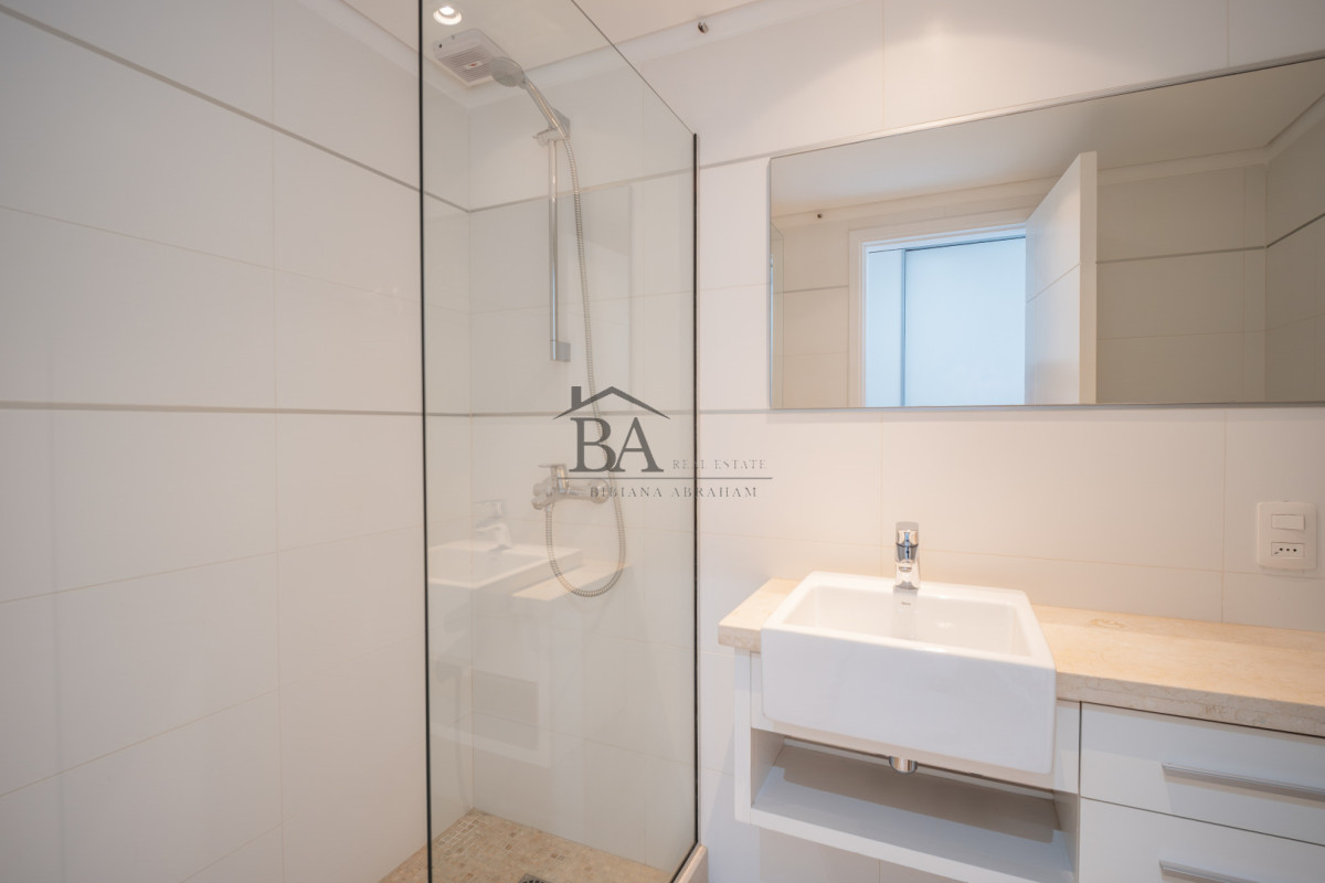 Apartamento ID.25 - Venta Apartamento Penthouse 4 dormitorios, Frente al mar