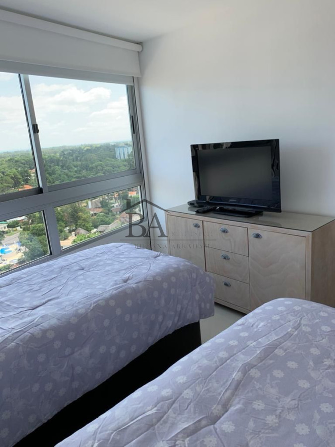 Apartamento ID.21 - Venta Apartamento de 3 dormitorios con vista al mar.