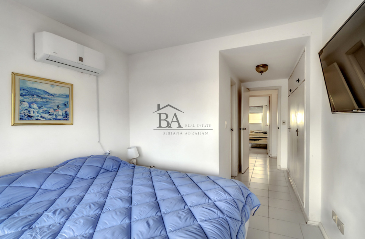 Apartamento ID.22 - Venta apartamento 3 dormitorios, a pasos de Playa Brava. Terraza amplia