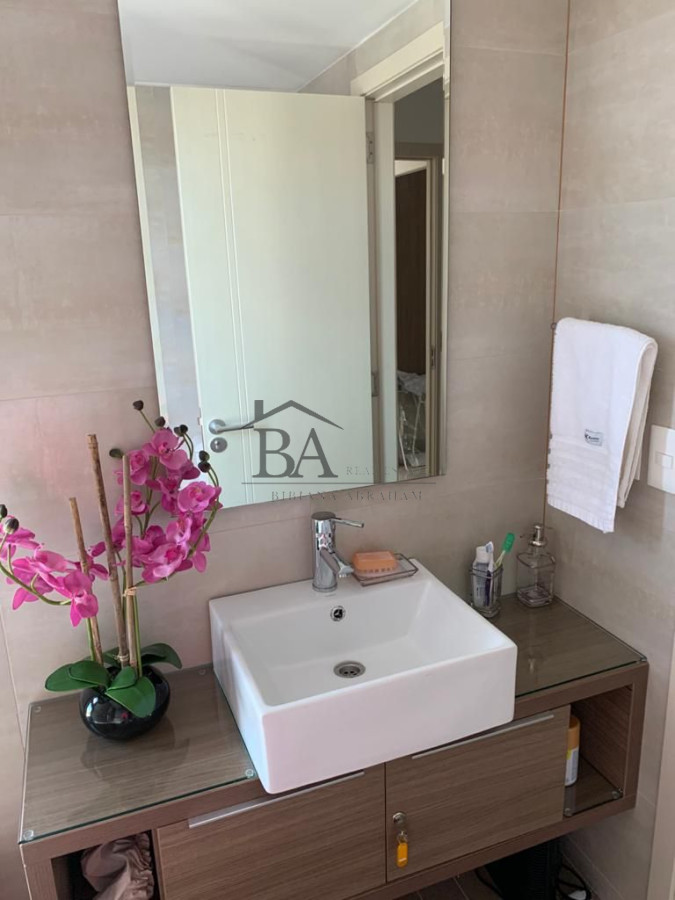 Apartamento ID.21 - Venta Apartamento de 3 dormitorios con vista al mar.