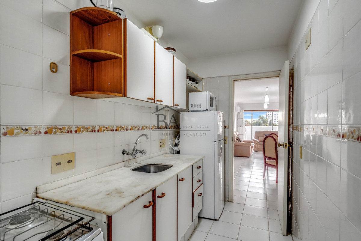 Apartamento ID.22 - Venta apartamento 3 dormitorios, a pasos de Playa Brava. Terraza amplia