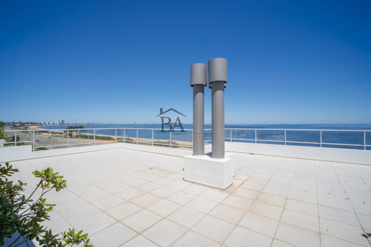 Apartamento ID.25 - Venta Apartamento Penthouse 4 dormitorios, Frente al mar