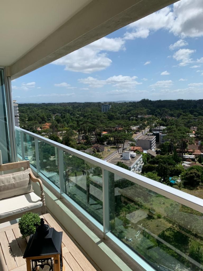 Apartamento ID.21 - Venta Apartamento de 3 dormitorios con vista al mar.