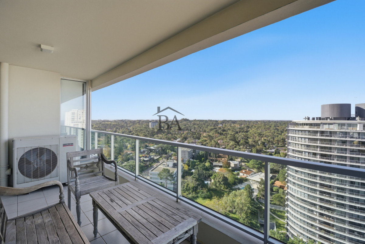 Apartamento ID.21 - Venta Apartamento de 3 dormitorios con vista al mar.