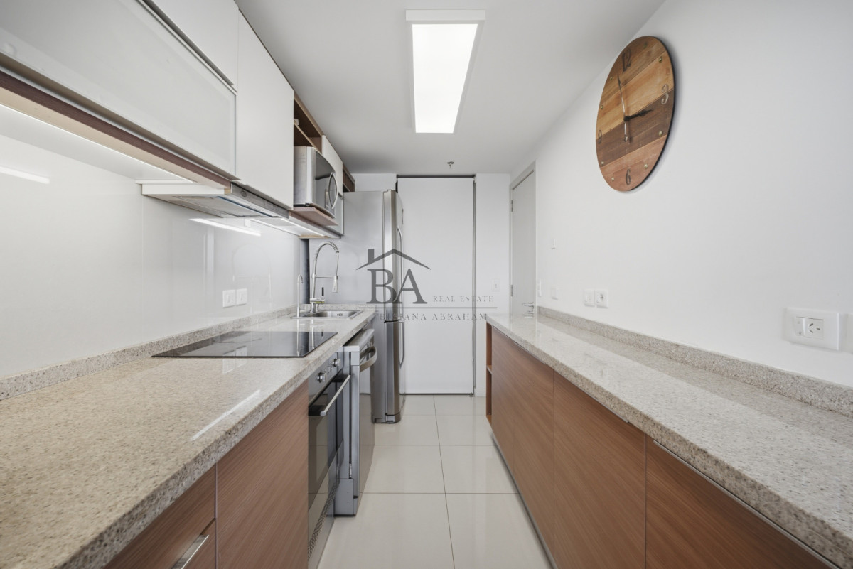 Apartamento ID.21 - Venta Apartamento de 3 dormitorios con vista al mar.