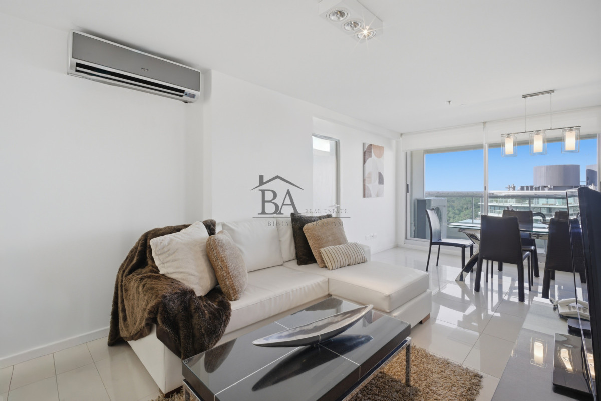 Apartamento ID.21 - Venta Apartamento de 3 dormitorios con vista al mar.