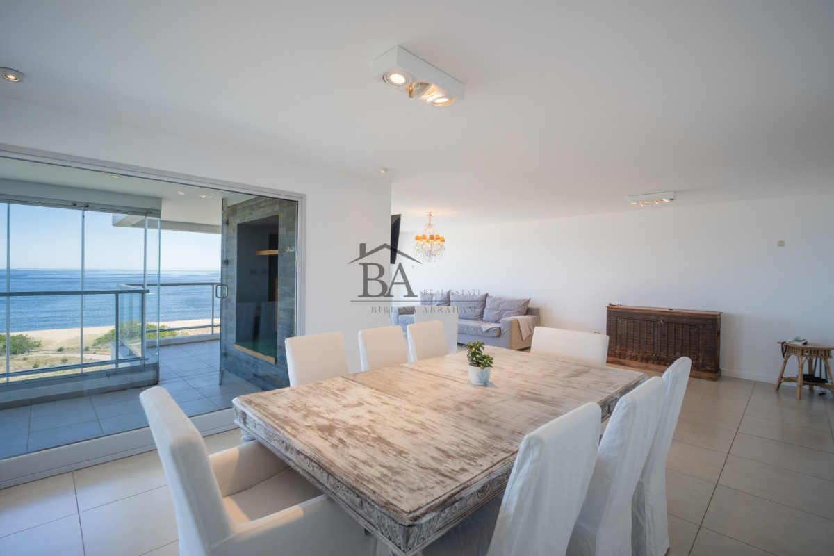 Apartamento ID.25 - Venta Apartamento Penthouse 4 dormitorios, Frente al mar