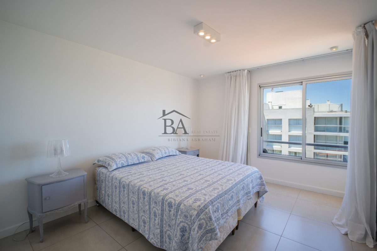 Apartamento ID.25 - Venta Apartamento Penthouse 4 dormitorios, Frente al mar