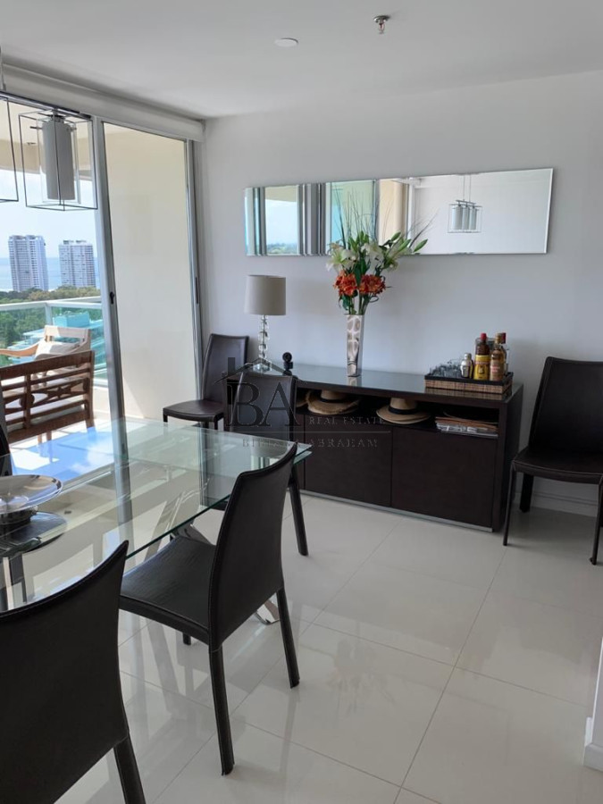 Apartamento ID.21 - Venta Apartamento de 3 dormitorios con vista al mar.