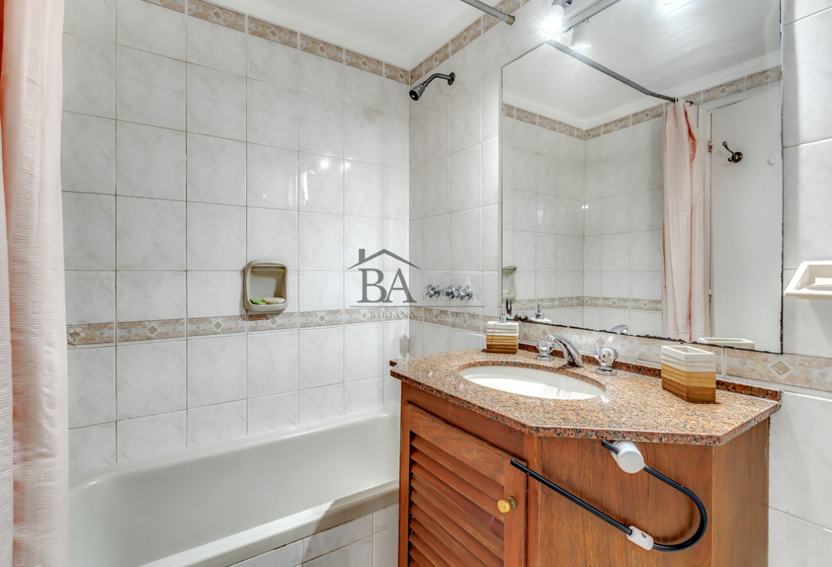 Apartamento ID.22 - Venta apartamento 3 dormitorios, a pasos de Playa Brava. Terraza amplia