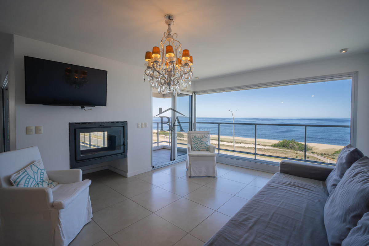 Apartamento ID.25 - Venta Apartamento Penthouse 4 dormitorios, Frente al mar