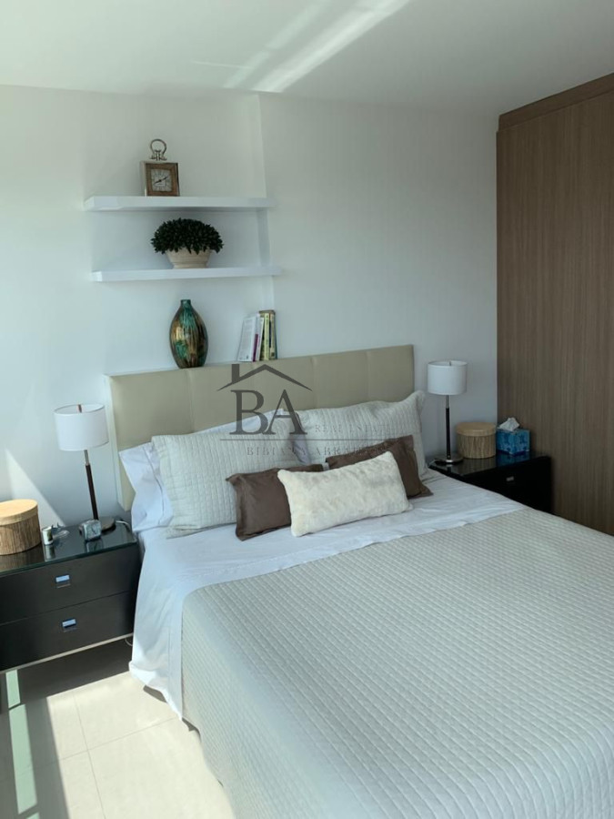 Apartamento ID.21 - Venta Apartamento de 3 dormitorios con vista al mar.