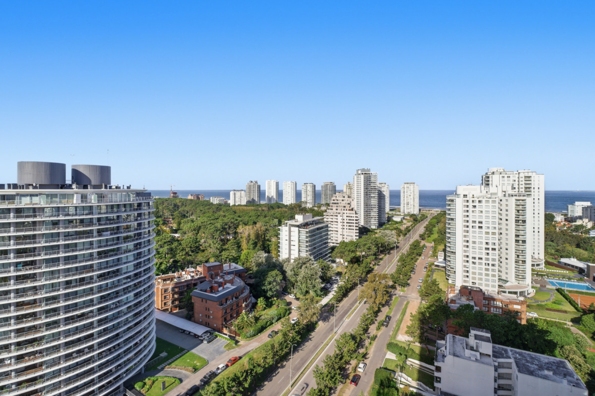 Venta Apartamento de 3 dormitorios con vista al mar.