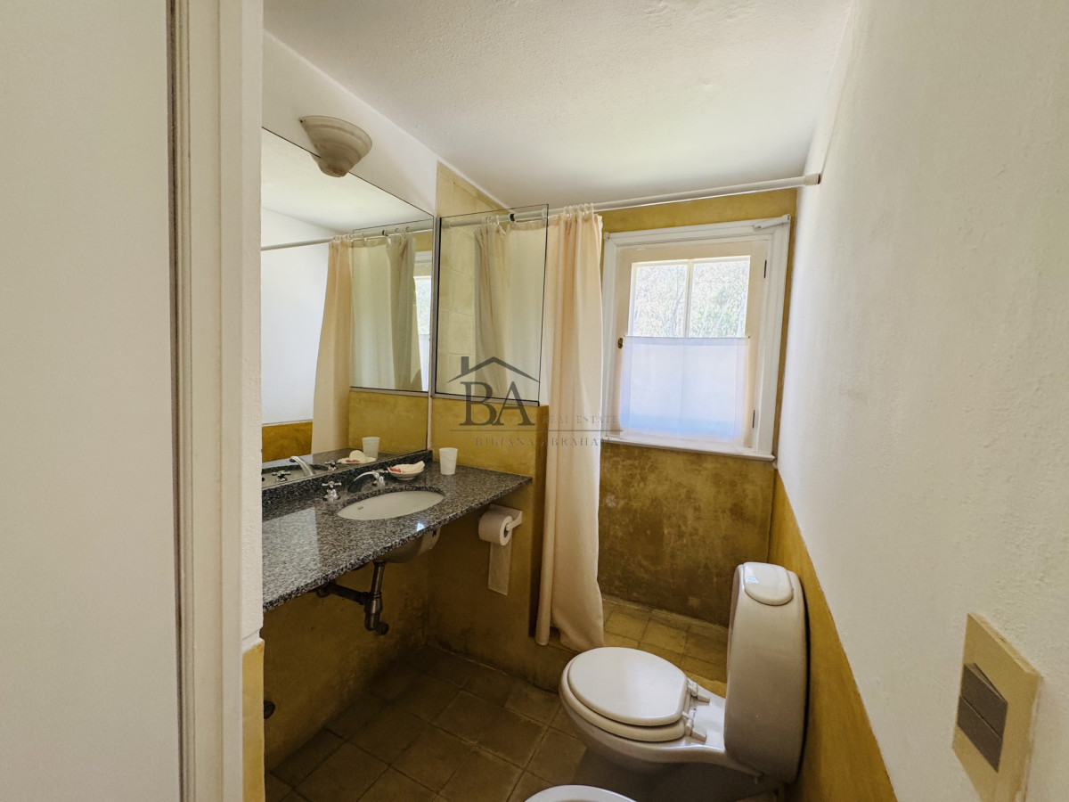 Casa ID.18 - Venta casa en Barrio Privado de 5 dormitorios.