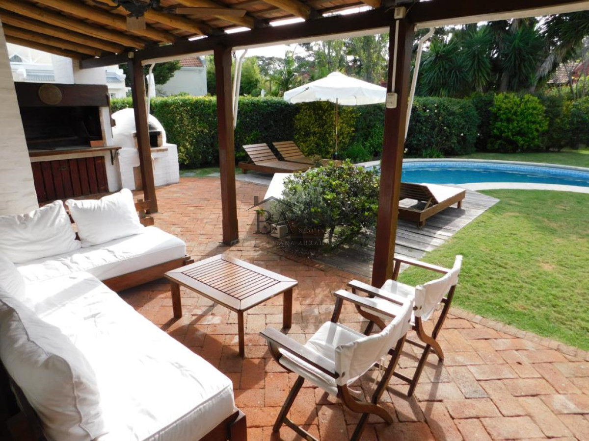 Casa ID.17 - Casa en Montoya de 4 dormitorios y piscina, A pasos del Mar