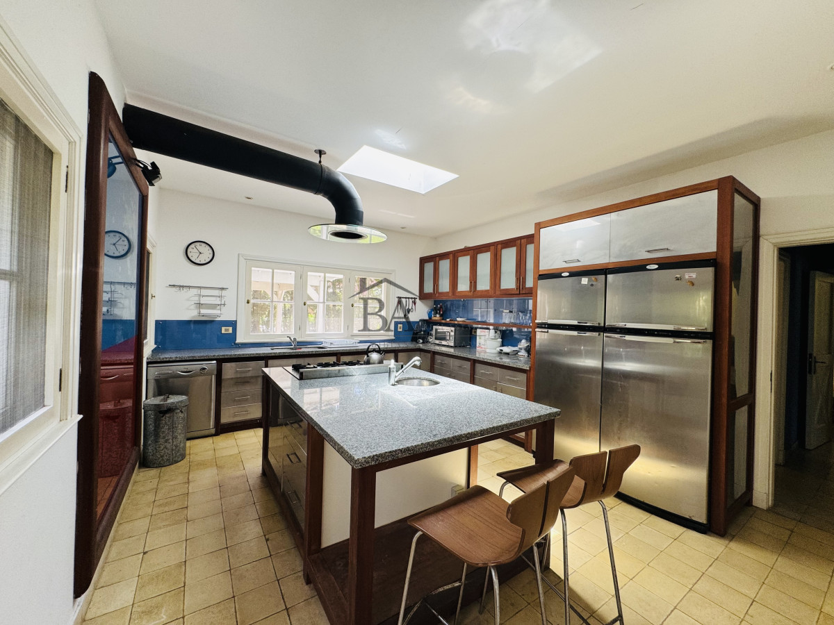 Casa ID.18 - Venta casa en Barrio Privado de 5 dormitorios.