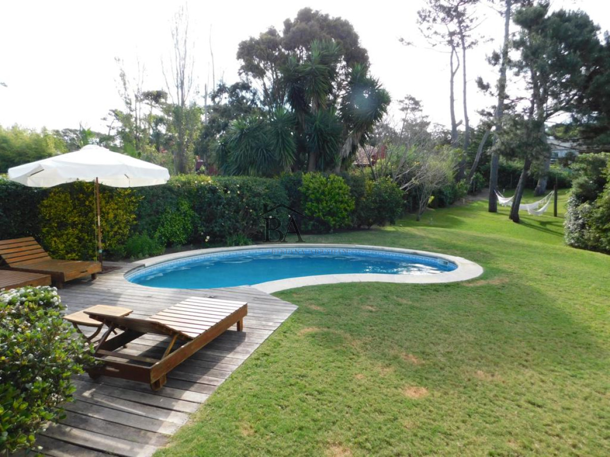 Casa ID.17 - Casa en Montoya de 4 dormitorios y piscina, A pasos del Mar