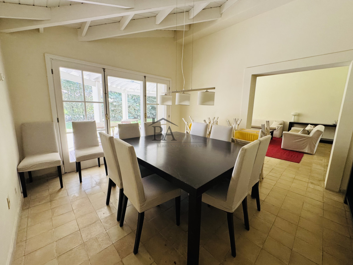 Casa ID.18 - Venta casa en Barrio Privado de 5 dormitorios.