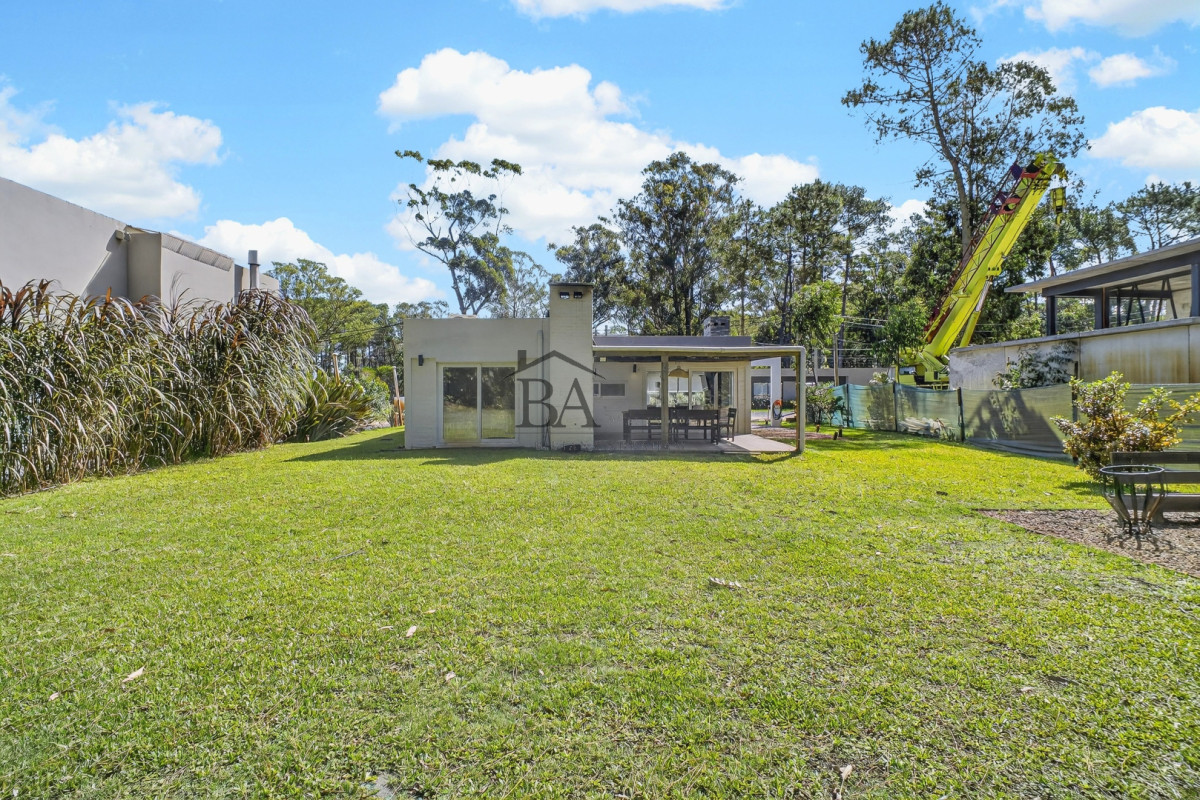 Casa ID.167 - Casa en venta Complejo Solanas terreno amplio excelente distribución