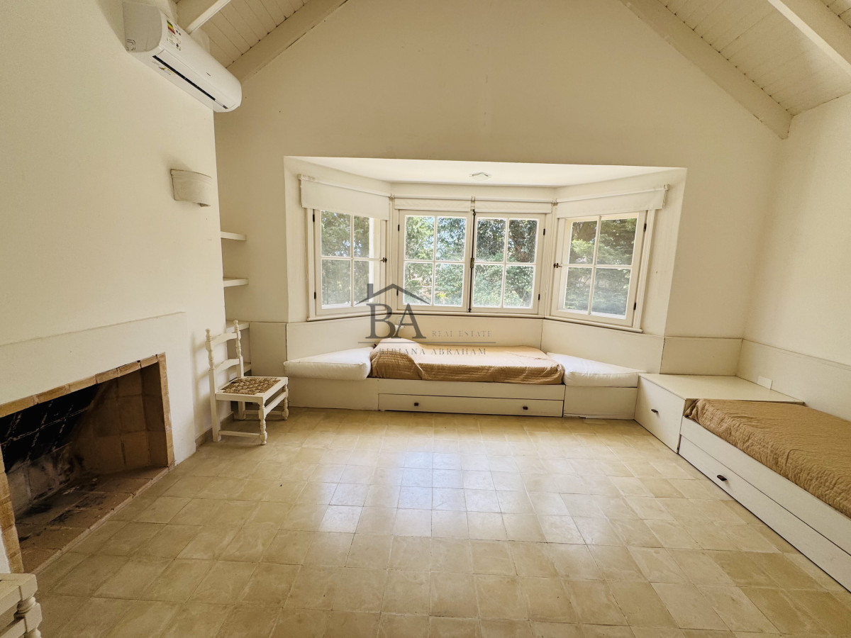 Casa ID.18 - Venta casa en Barrio Privado de 5 dormitorios.