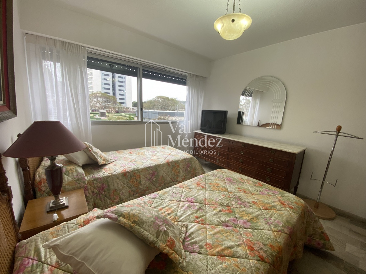 Apartamento ID.3829 - Venta Apartamento 3 dormitorios + dependencia, excelente orientaciÃ³n