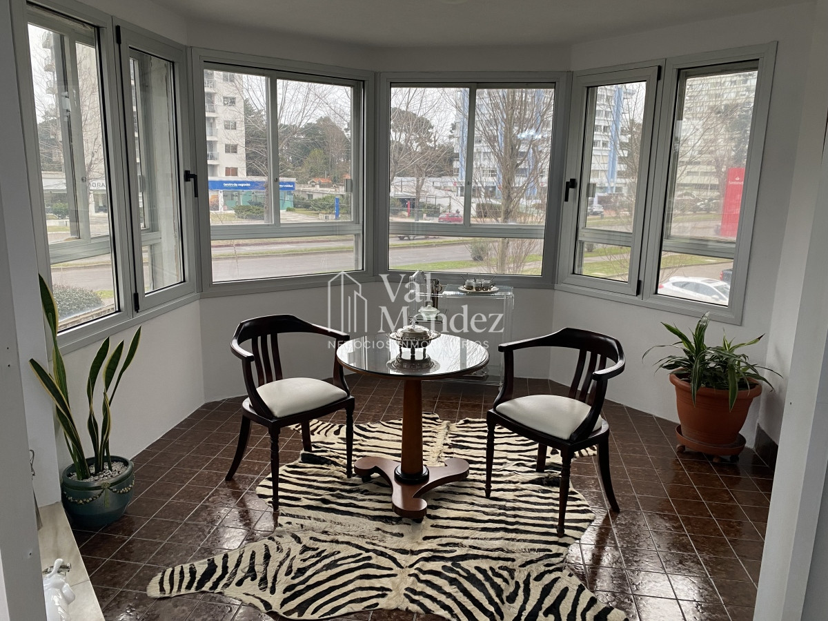 Apartamento ID.3829 - Venta Apartamento 3 dormitorios + dependencia, excelente orientaciÃ³n