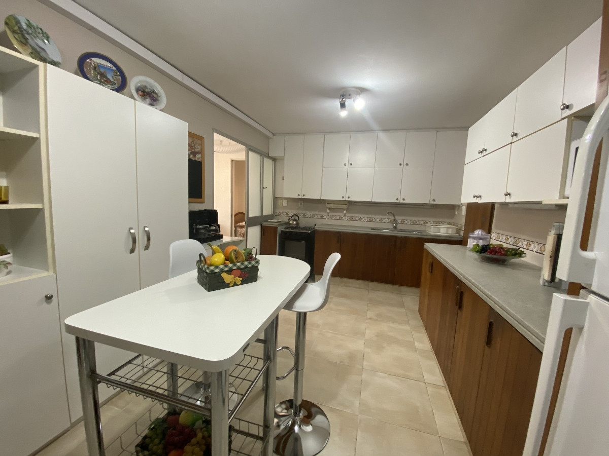 Apartamento ID.241 - Venta Apartamento 3 dormitorios + dependencia, excelente orientaciÃ³n