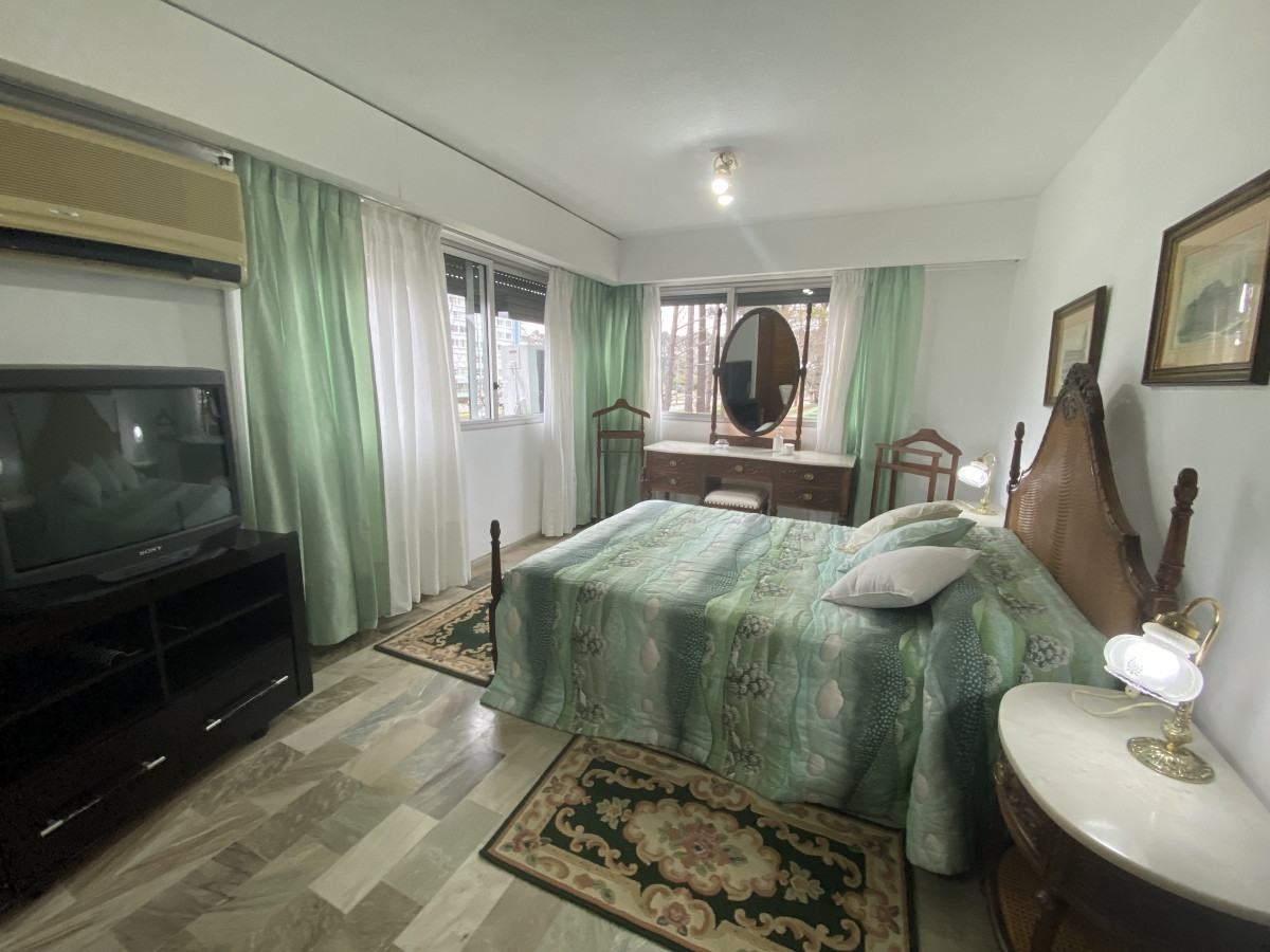 Apartamento ID.241 - Venta Apartamento 3 dormitorios + dependencia, excelente orientaciÃ³n