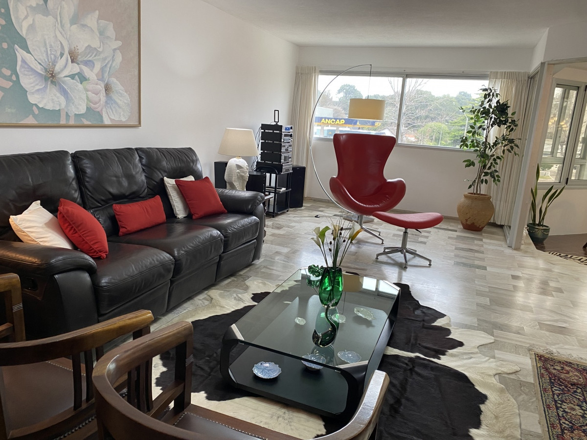 Apartamento ID.241 - Venta Apartamento 3 dormitorios + dependencia, excelente orientaciÃ³n